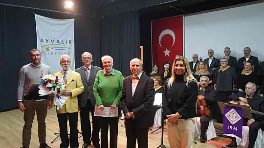 'Ayvalık fidanlarına bir destek de Müzik Derneği'nden geldi