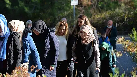 Altıeylül'lü gençler doğa yürüyüşü düzenledi