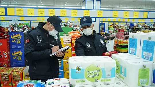 Ayvalık'ta zabıta ekipleri, fahiş fiyatla satış yapanlara göz açtırmıyor