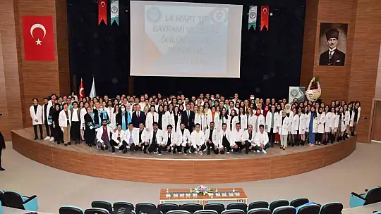 Balıkesir Üniversitesinde, geleceğin hekimleri beyaz önlük giydi