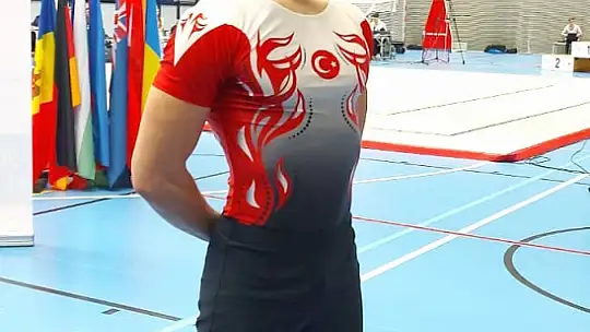 BAÜN'lü sporcudan cimnastikte altın madalya
