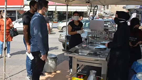 Manyas pazarında salgın önlemleri denetimi