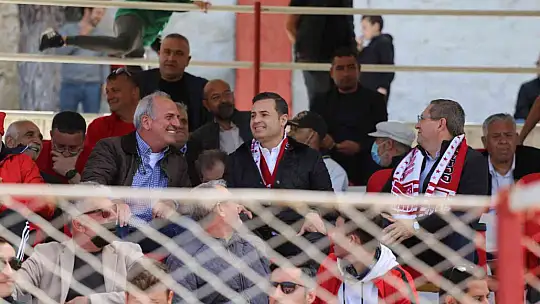 Şampiyon Ayvalıkgücü ligde son maçını da kazandı. 3-2