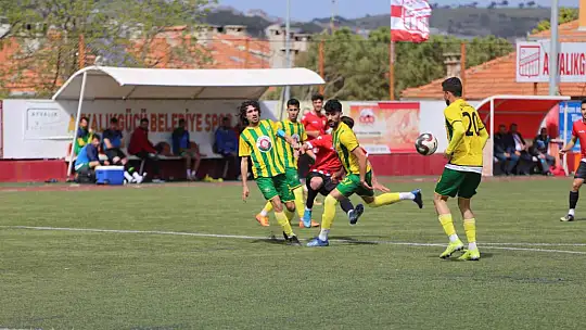 Şampiyon Ayvalıkgücü ligde son maçını da kazandı. 3-2