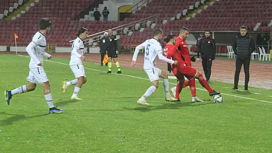 Spor Toto 1. Lig: Balıkesirspor: 3 - Altınordu: 4