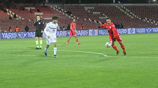 Spor Toto 1. Lig: Balıkesirspor: 3 - Altınordu: 4