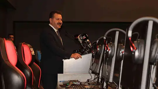 Yücel Yılmaz: 'Biz en çok gençlerin belediyesiyiz'