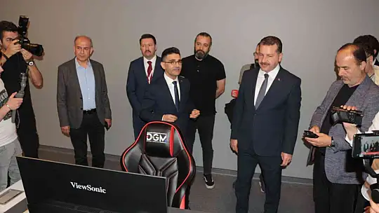 Yücel Yılmaz: 'Biz en çok gençlerin belediyesiyiz'
