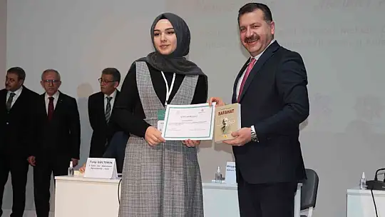 Yunus Emre ve Mehmet Akif Ersoy panelle anıldı