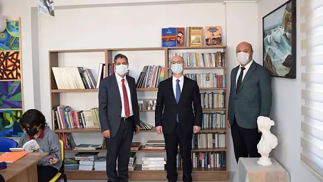 Yeni İl Milli Eğitim Müdürü Tatlı, Ayvalık'ta incelemelerde bulundu