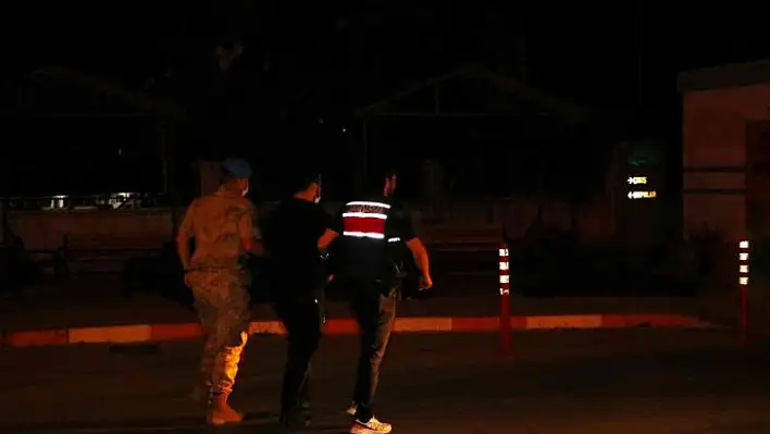 İzmir merkezli 26 ilde eş zamanlı FETÖ operasyonu