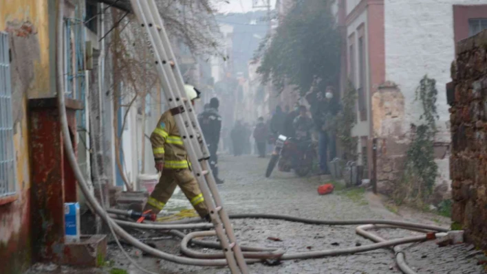 Ayvalık'ta ev yangını korkuttu