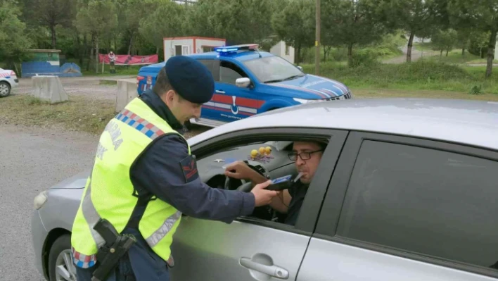 Balıkesir'de jandarmadan radarlı hız kontrolü