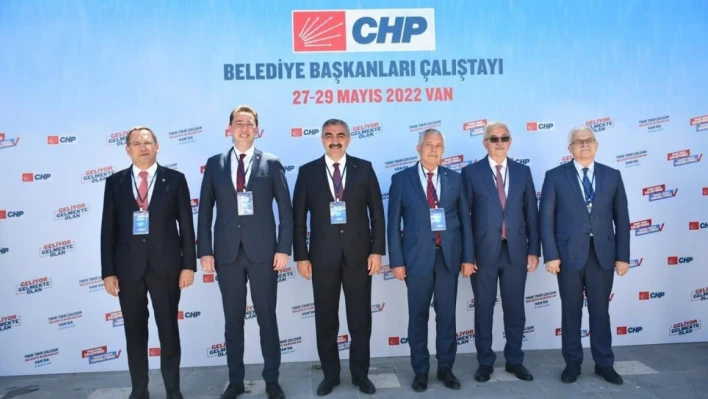 Belediye Başkanı Deveciler, Van Çalıştayı'na katıldı