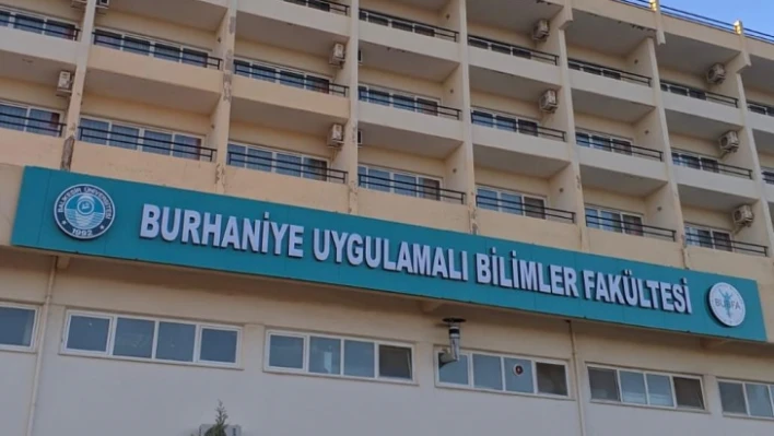 Burhaniye'de Üniversiteliler üretmeye devam ediyor