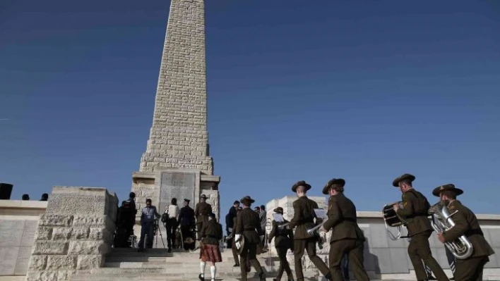 Cape Helles Anıtı'nda tören