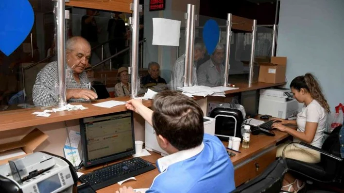 Kuşadası Belediyesi'nde vezneler hafta sonu açık