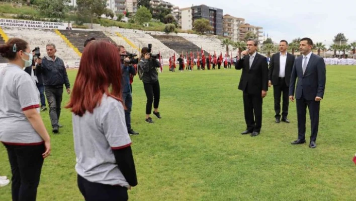 Kuşadası'nda 19 Mayıs Coşkusu