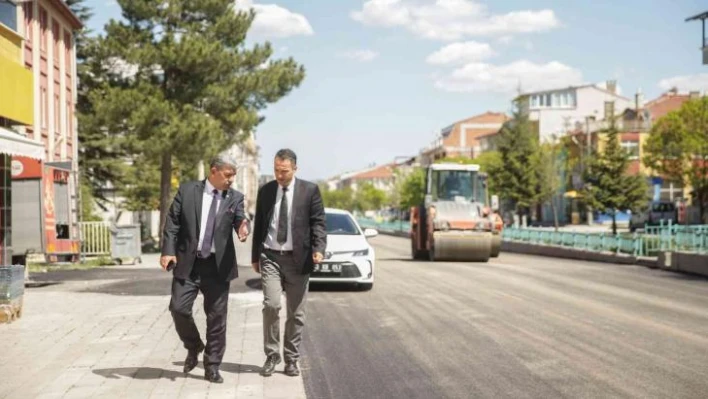 Kütahya'da yol ve kaldırım yenileme çalışmaları