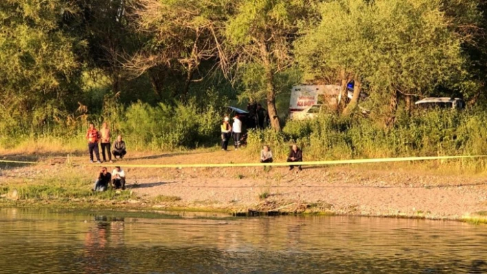 Serinlemek için dereye giren çocuk hayatını kaybetti